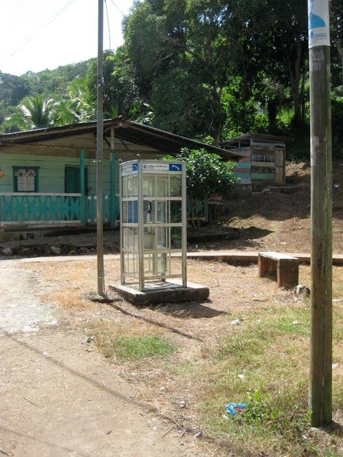 Rio Congo has a phone booth that does not work
