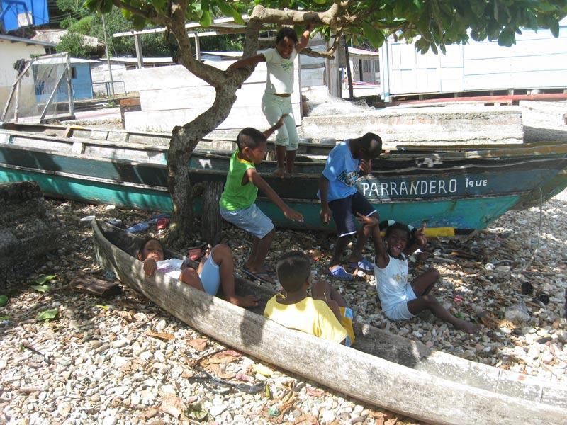 Children playing in Rio Congo